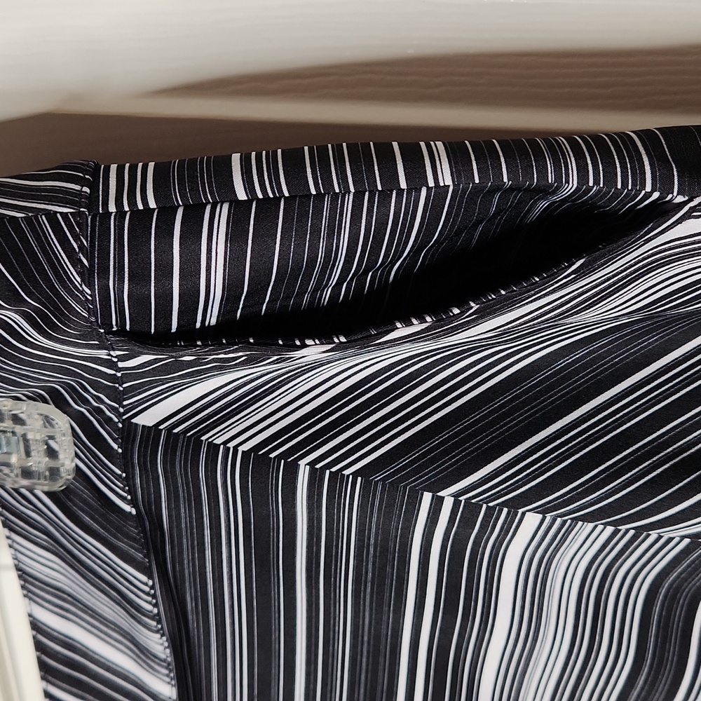 LADY Hagen Empower Variegated Stripe Skort Black/White Size 12 - Picture 3 of 13